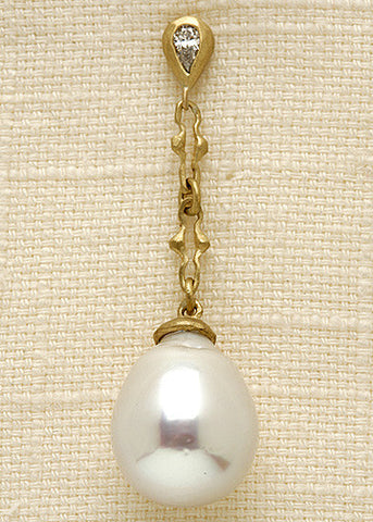 DiamondPear Unicorn SouthSeaPearl Earring(.30ctw)(18k)