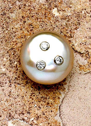 Coin Pearl Earring / 3 Diamonds(.18cttw)