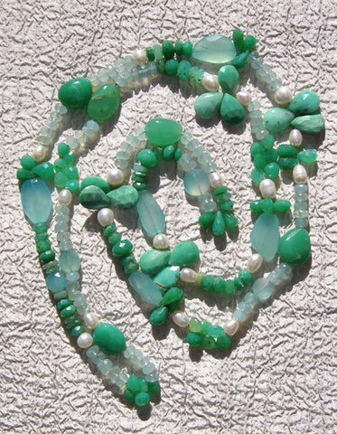 Greenwich Archipelago(44.in) (chalcedony/chrysoprase/pearl)