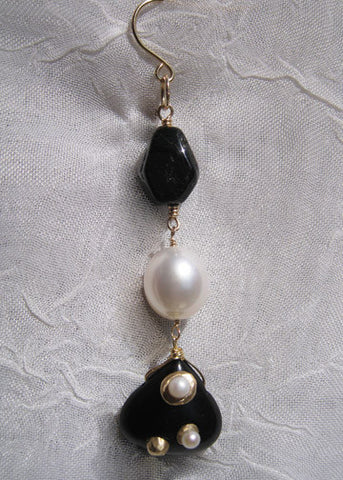 Black Tourmaline Pearl Encrusted Jet Pear Earring(18k)