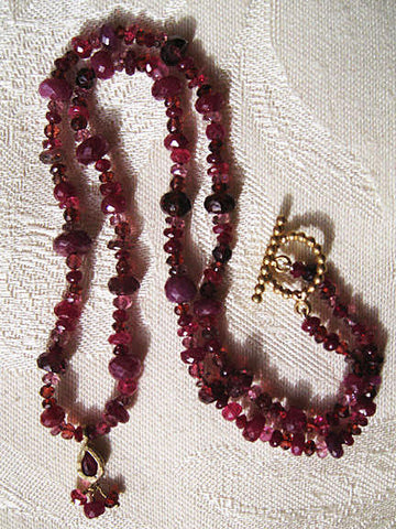 Who Said Red PebbleBerry Ruby Teardrop Pendant (.25ctw)17" Necklace (garnet/pink tourmaline/ruby/spinel)(14k)