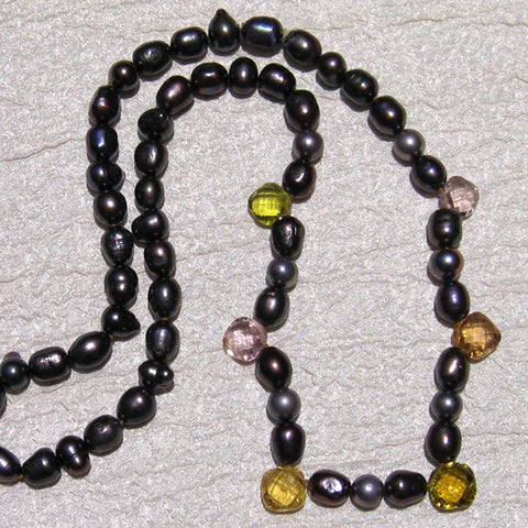 Jamaican 24" Meander (pearl/spessartite garnet)